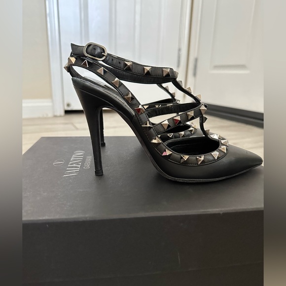 Valentino Garavani: Rockstud Leather 100mm Pumps - Picture 9 of 12